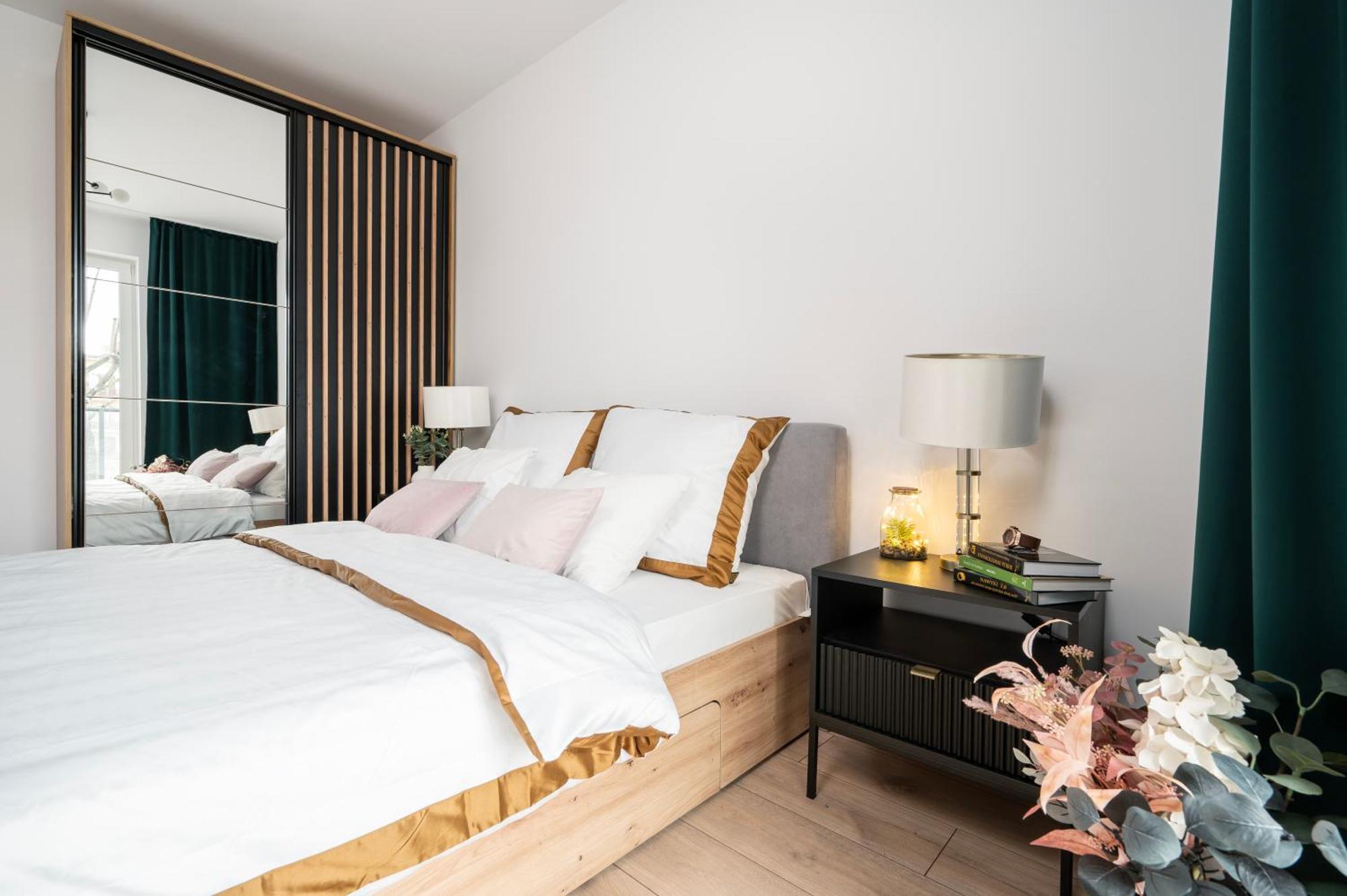 Manufaktura Residence - Apartamenty Prestiz Z Garazem Podziemnym I Dwoma Lazienkami Łódź Exteriör bild