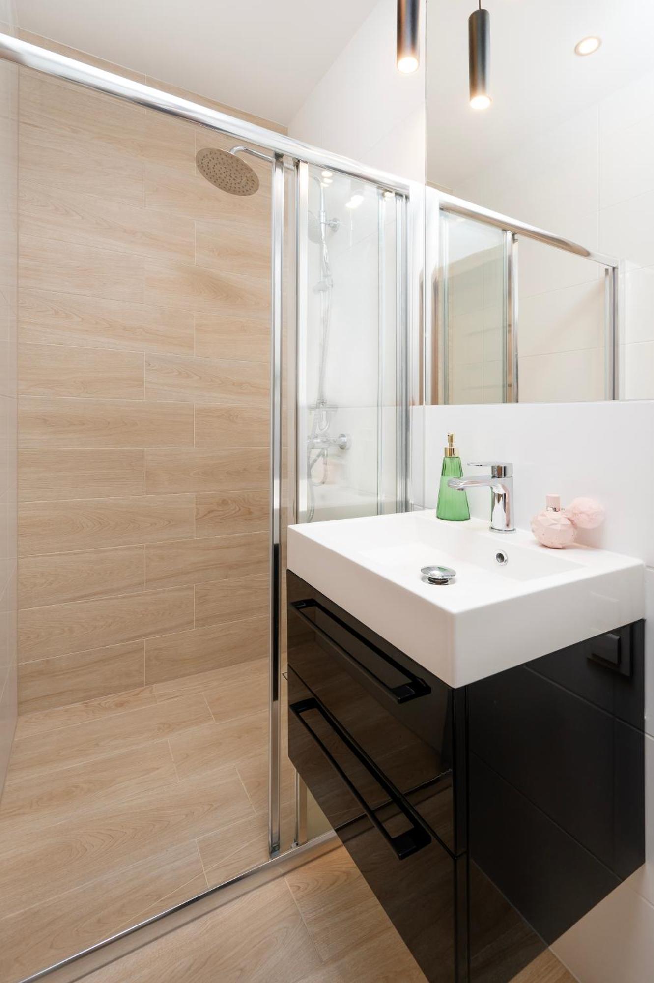 Manufaktura Residence - Apartamenty Prestiz Z Garazem Podziemnym I Dwoma Lazienkami Łódź Exteriör bild